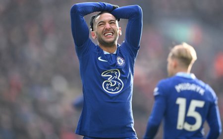 تعثر انتقال المغربي زياش للعب بجوار ميسي بالدقائق الأخيرة