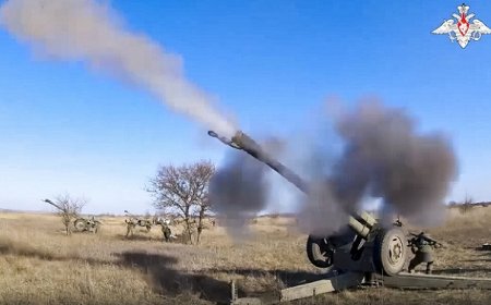 قصف مكثف على أوكرانيا وزيلينسكي يقر بصعوبة الوضع