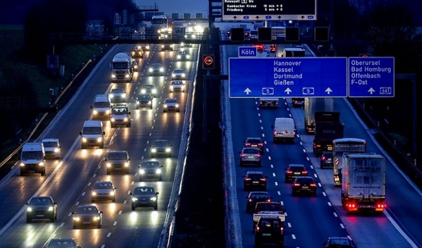 الاتحاد الأوروبي يتفق على تحديد سقف لأسعار مشتقات النفط الروسي