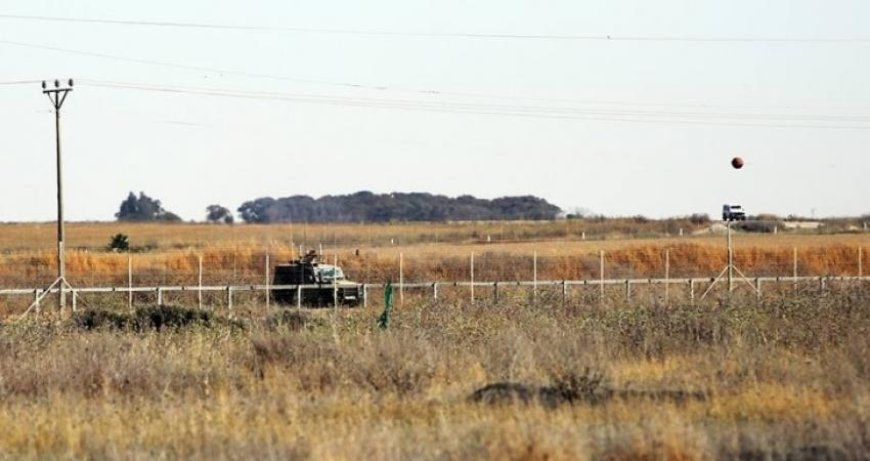 قوات الاحتلال تطلق قنابل الغاز شرق دير البلح