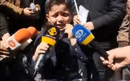 اعتصام أمام وزارة الصحة لعائلة الطفل مراد الحوراني بعد إصابته بشلل كامل