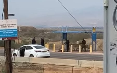 قوات الاحتلال تنكّل بشاب وتعتقله عند مفرق "الليدو" على شارع القدس باتجاه البحر الميت