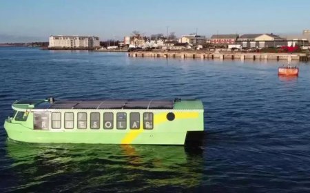 أكبر قارب يعمل بالطاقة الشمسية في أمريكا الشمالية