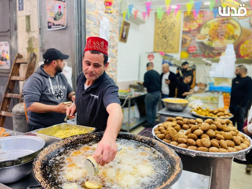 الأجواء الرمضانية قبيل الإفطار في نابلس 24 مارس 2023 - الجمعة