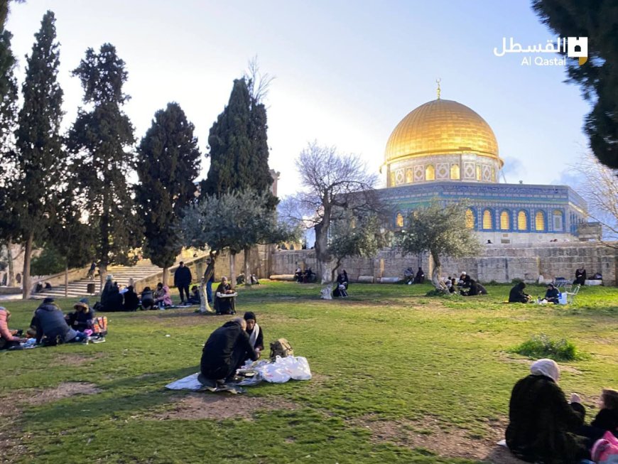 صور من إفطار الأهالي في باحات المسجد الأقصى المبارك. بالقدس في اليوم الرابع من رمضان 26 مارس 2023