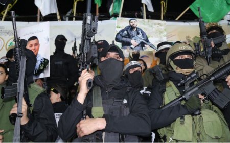 جنين: عرض عسكري لفصائل المقاومة خلال حفل تأبين شهداء جنين