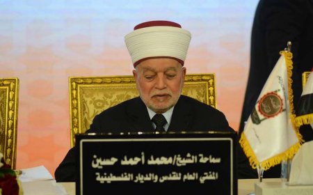 رئيس مجلس الإفتاء الفلسطيني يدعو لتحري هلال شوال مساء يوم الخميس