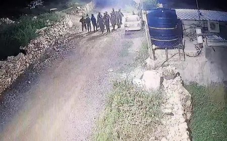 في أول أيام عيد الفطر, الاحتلال يقتحم بلدة بيت أمر شمال الخليل ويعتقل شابيين