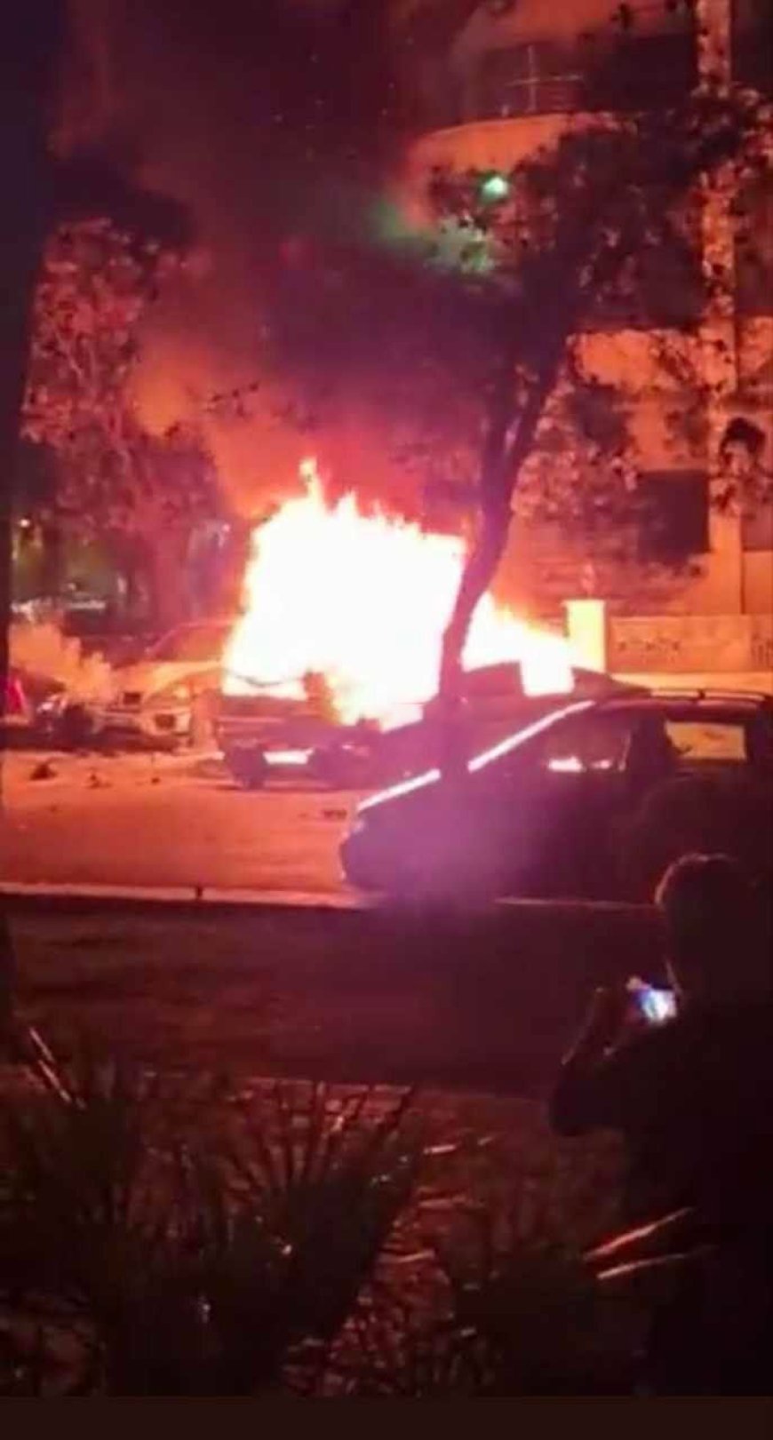 سوريا - دمشق: انفجار سيارة مدنية في منطقة المزة