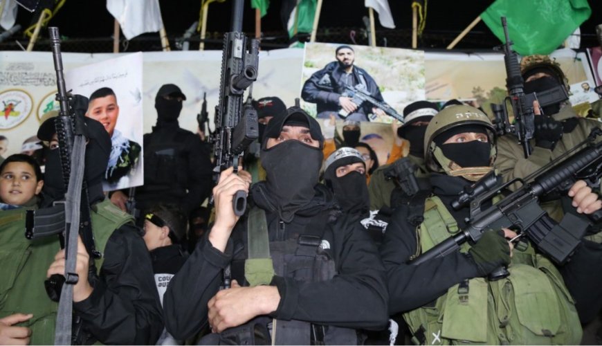 جنين: عرض عسكري لفصائل المقاومة خلال حفل تأبين شهداء جنين