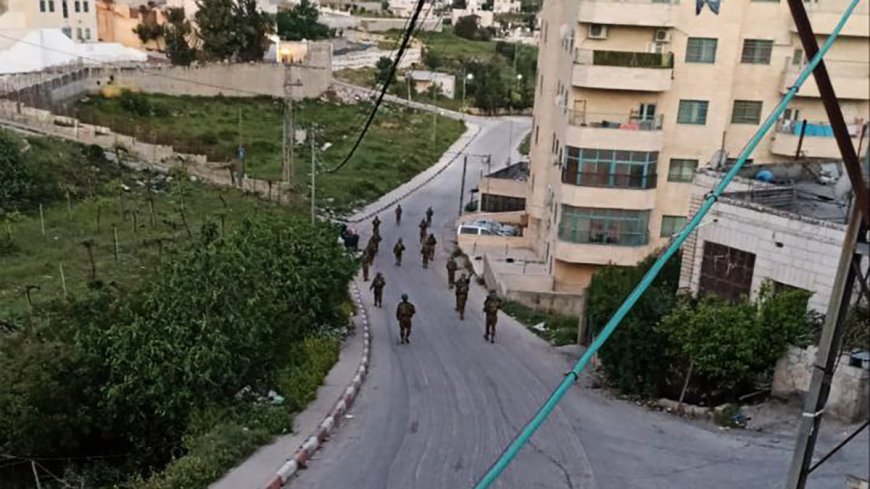 قوات الاحتلال تقتحم مدينة حلحول شمال الخليل وتعتقل شابيين