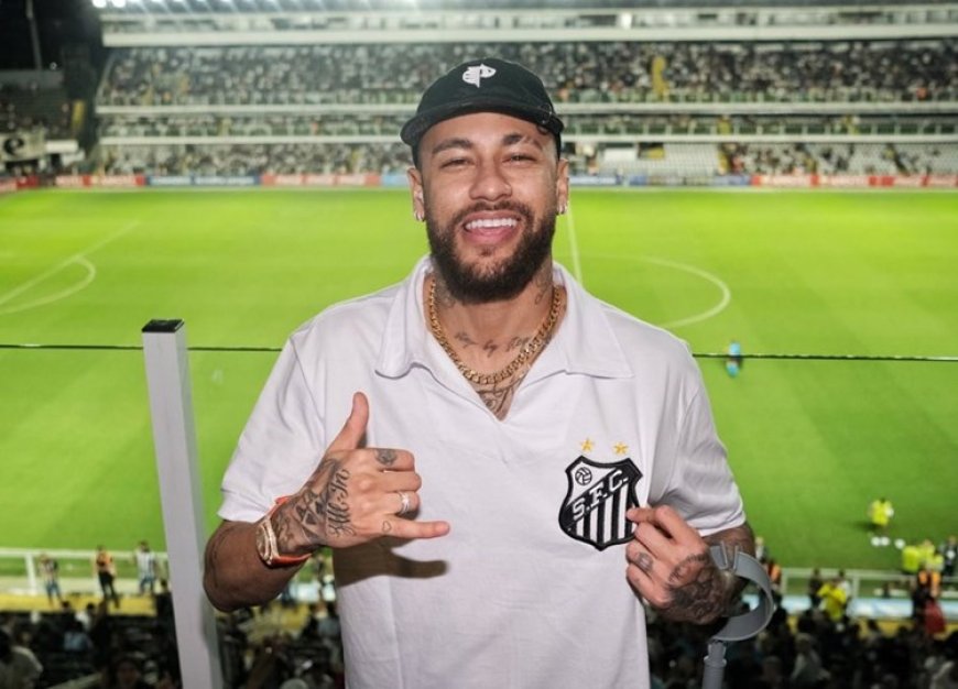 اللاعب البرازيلي "نيمار" يكشف وجهته المقبلة