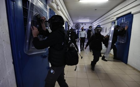 تفاصيل الظروف الصعبة و العقوبات التي يواجهها أسرى سجن عوفر منذ بداية الحرب على قطاع غزة