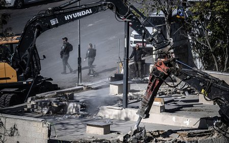 بلدية الاحتلال تهدم هدم 5 منشآت بالقدس