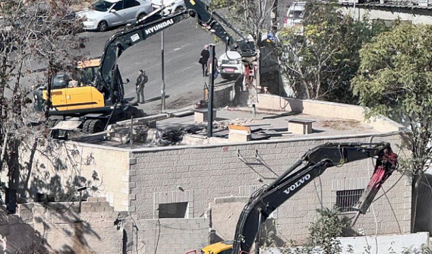 الاحتلال يهدم 3 منازل و5 منشآت بالضفة والقدس