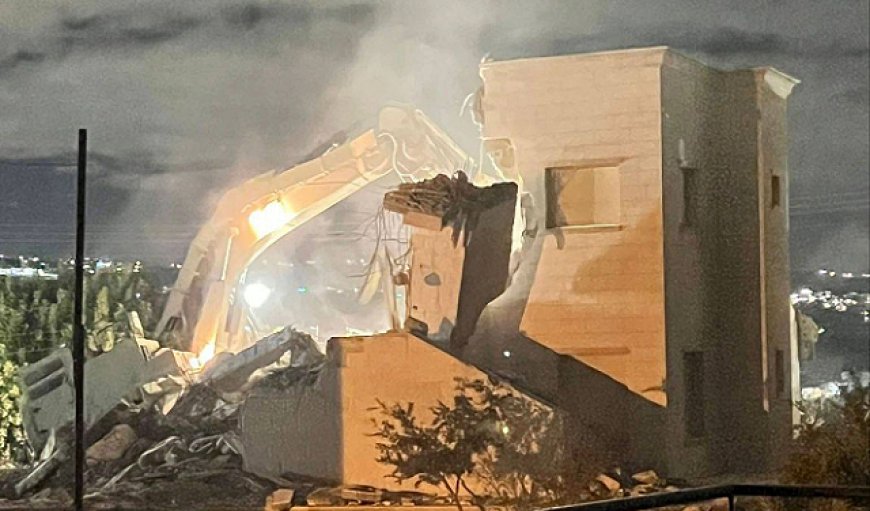 مواجهات واعتقالات بالضفة والاحتلال يهدم منزل الشهيد مهند العسود